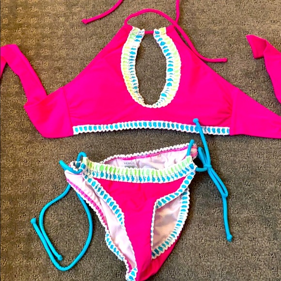 Bathing suit - Picture 1 of 1